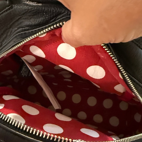 DISNEY
Minnie Mouse Classic Bow Quilted Texture Ear Mini Backpack/Coin Purse - Picture 6 of 10